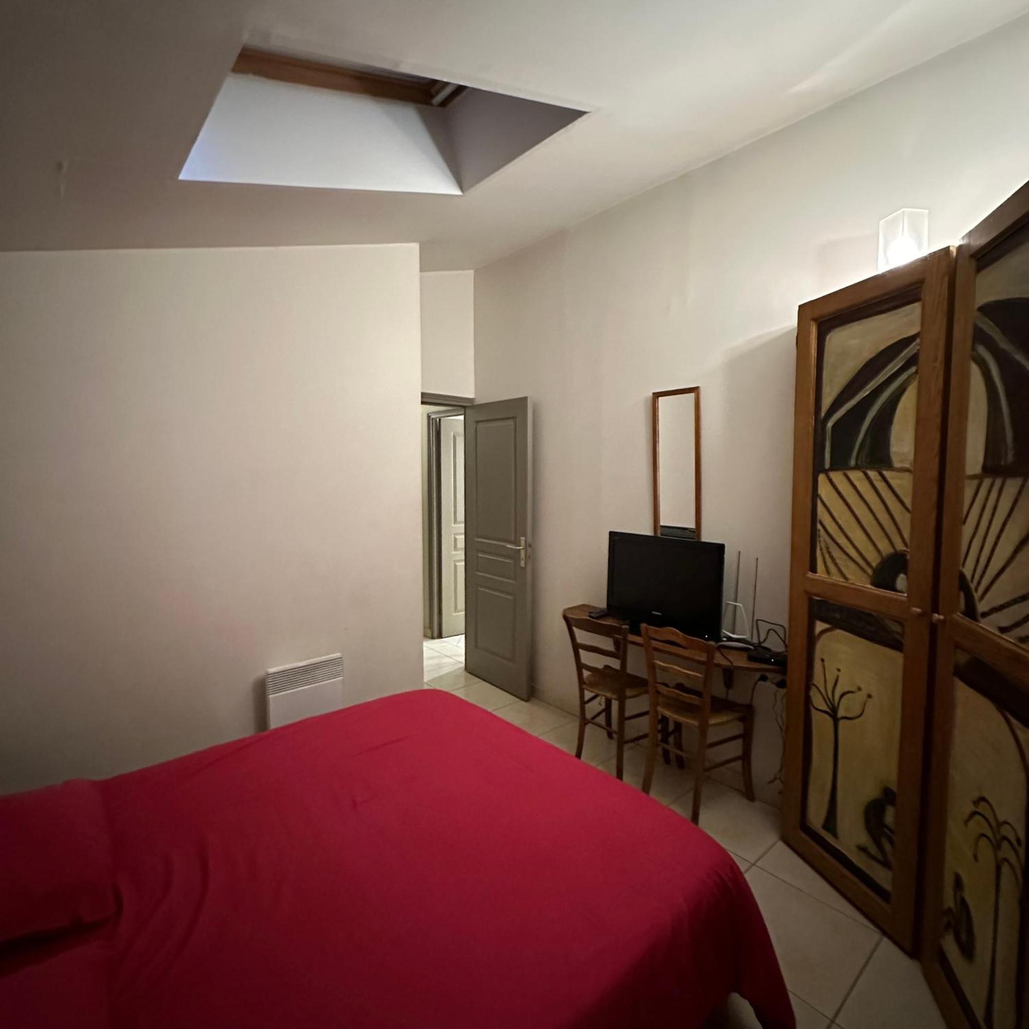 La Maison Du Coteau Bed & Breakfast