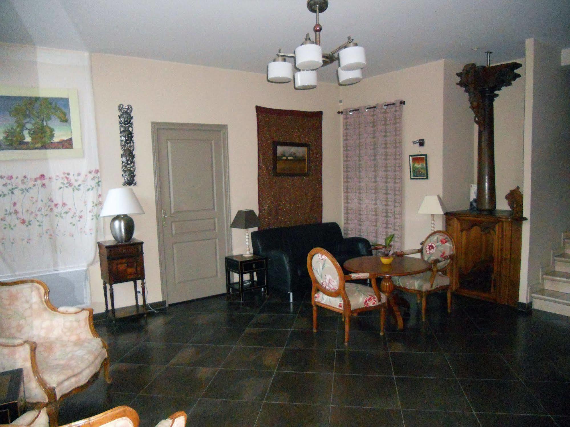 La Maison Du Coteau Bed & Breakfast Cachan