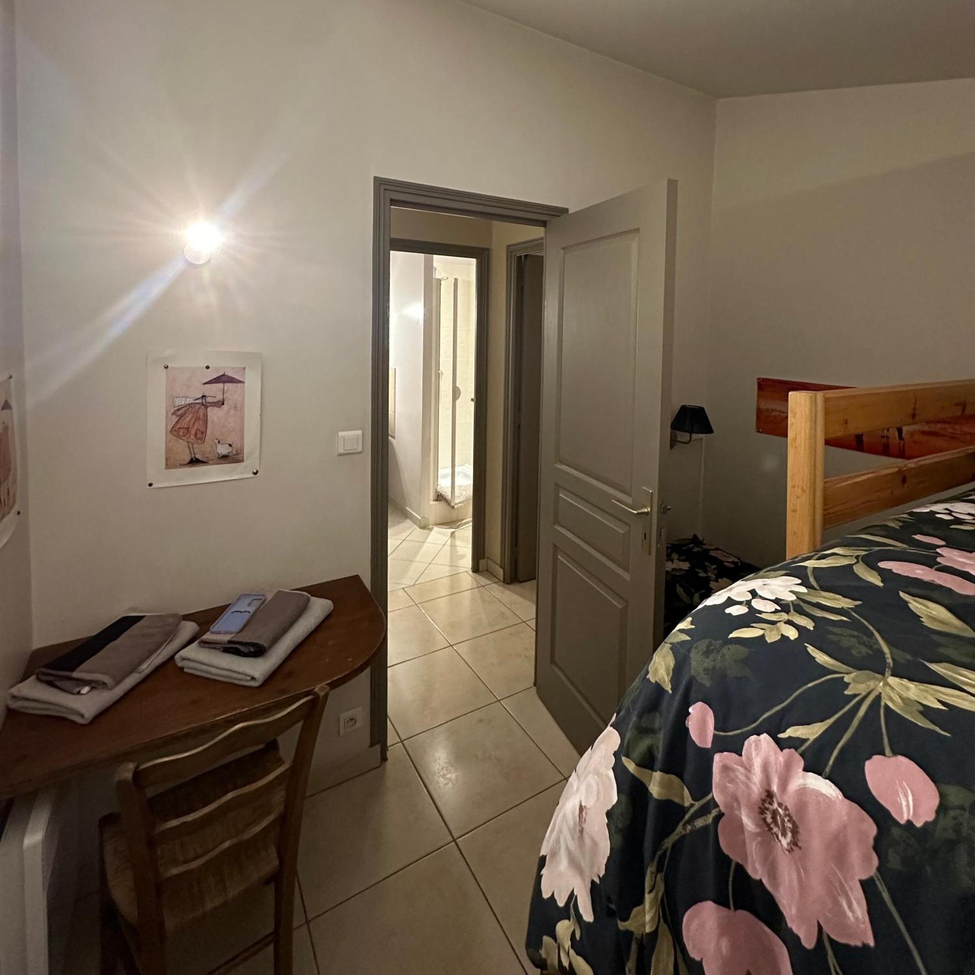 La Maison Du Coteau Bed & Breakfast 3*