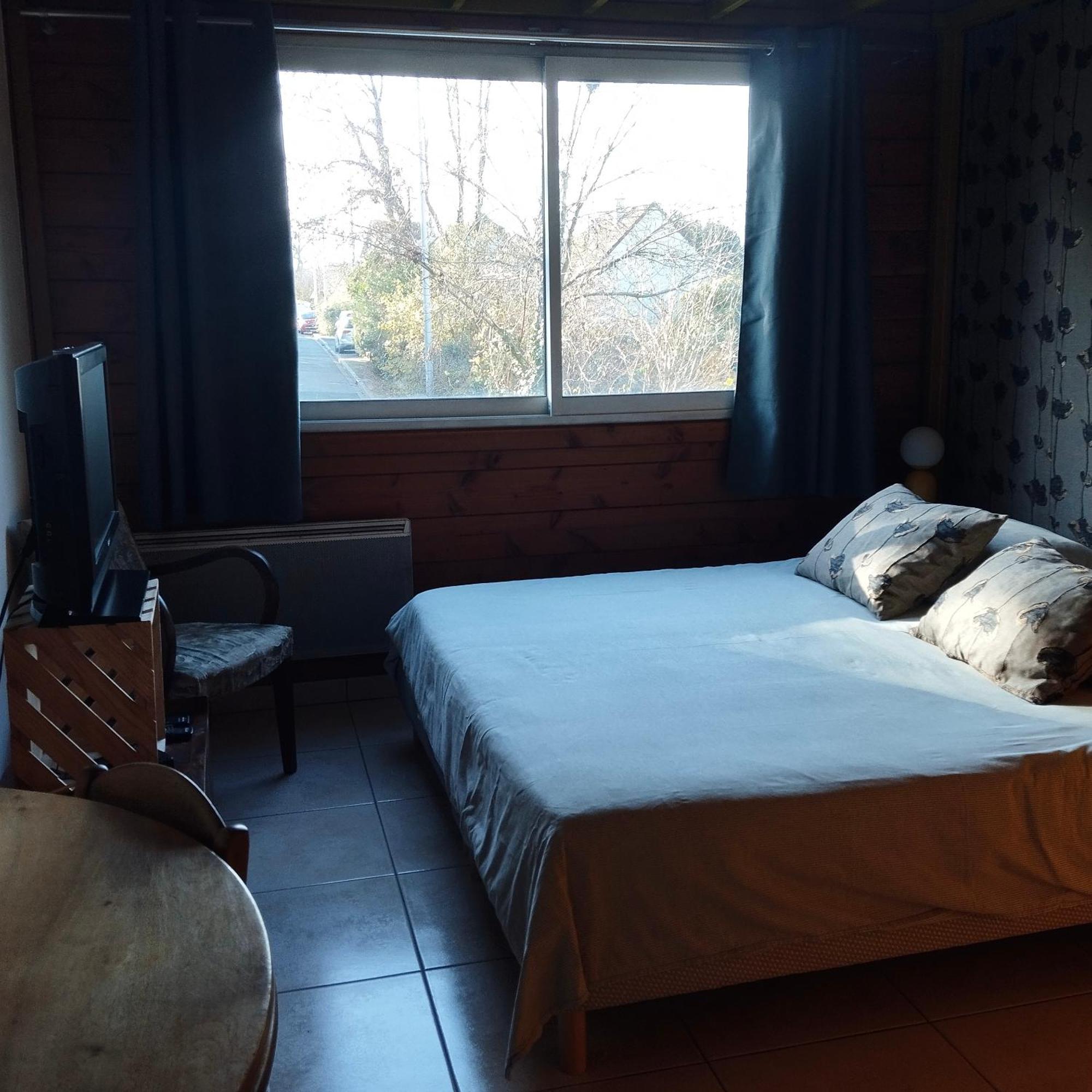La Maison Du Coteau Bed & Breakfast 3*